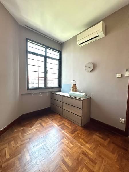 Parc Oasis Condominium For Sale at S$ 1,998,888 | PropertyGuru Singapore - Interior