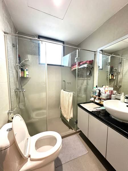 Parc Oasis Condominium For Sale at S$ 1,998,888 | PropertyGuru Singapore - Bathroom