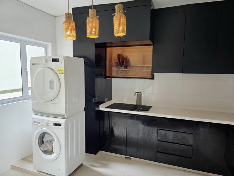 116 Clementi Street 13 HDB Flat For Sale at S$ 1,108,800 | PropertyGuru Singapore - Kitchen