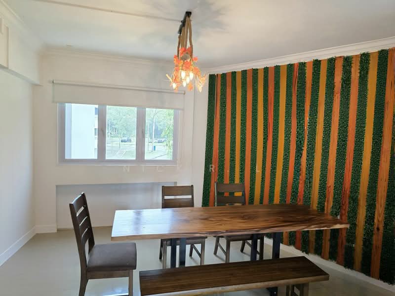 116 Clementi Street 13 HDB Flat For Sale at S$ 1,108,800 | PropertyGuru Singapore - Dining Room