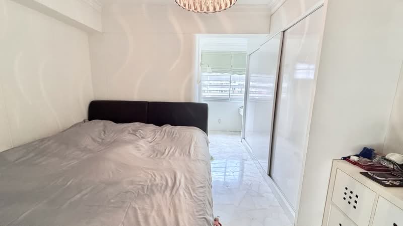 249 Bishan Street 22 HDB Flat For Sale at S$ 750,888 | PropertyGuru Singapore - Bedroom
