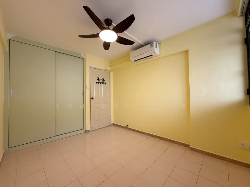 755 Yishun Street 72, 755 Yishun Street 72, Room Rental, 120 sqft, HDB Flat For Rent, by Loh Wei Yong, 500072851 - Common Bedroom with Ceiling Fan & Aircon - PropertyGuru.com.sg