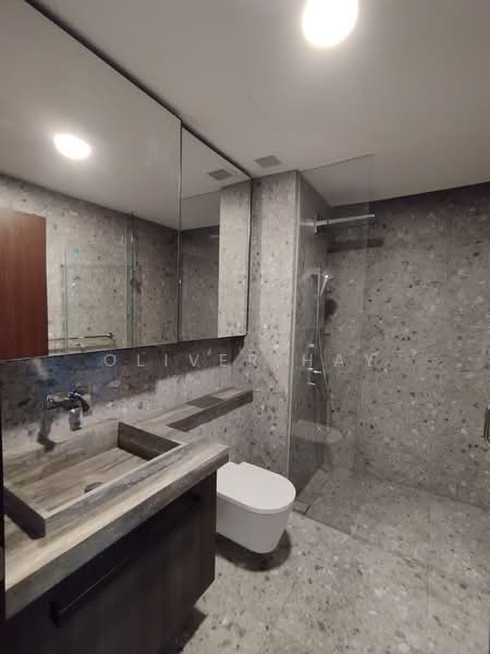One Pearl Bank, 1 Pearl Bank, 2 Bedrooms, 700 sqft, Condominium For Rent, by Oliver Hay, 500072865 - Bathroom - PropertyGuru.com.sg