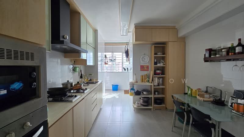 554 Hougang Street 51 HDB Flat For Sale at S$ 718,888 | PropertyGuru Singapore - Kitchen