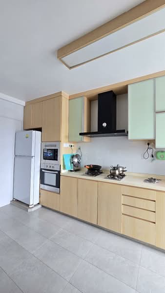 554 Hougang Street 51 HDB Flat For Sale at S$ 718,888 | PropertyGuru Singapore - Kitchen