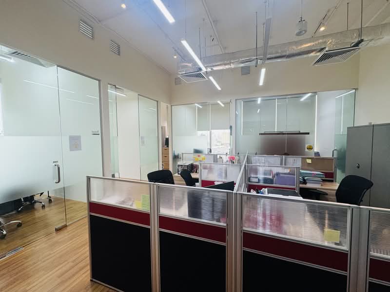 The Central, 8 Eu Tong Sen Street, 1,668 sqft, Office For Sale, by Linson Lim, 500072886 - Interior - CommercialGuru.com.sg