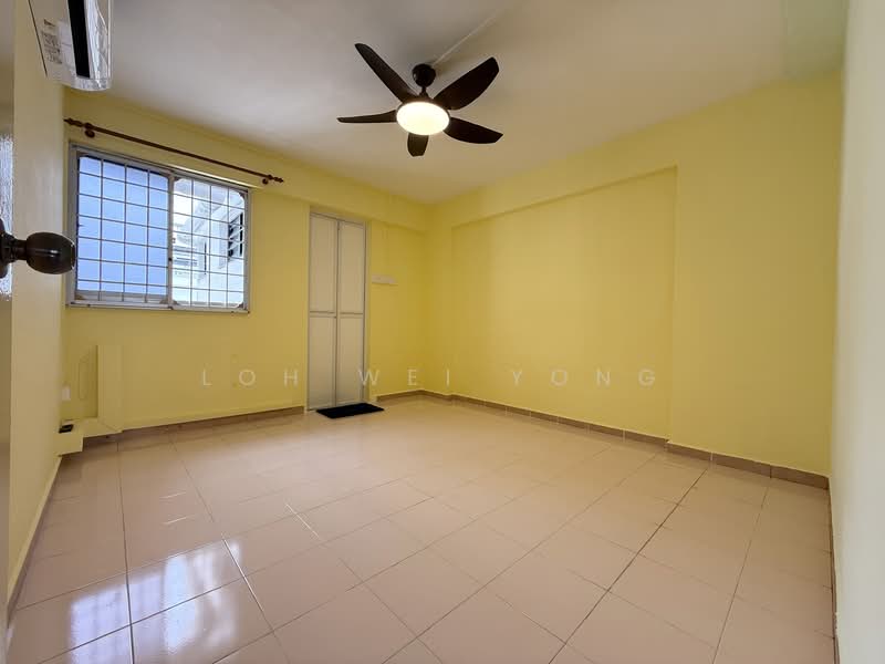 755 Yishun Street 72, 755 Yishun Street 72, Room Rental, 150 sqft, HDB Flat For Rent, by Loh Wei Yong, 500072896 - Master Bedroom with attached bath  - PropertyGuru.com.sg