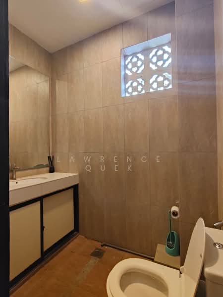 Serangoon Road, Serangoon Road, 300 sqft, Shop / Shophouse For Rent, by Lawrence Quek, 500072897 - Bathroom - CommercialGuru.com.sg
