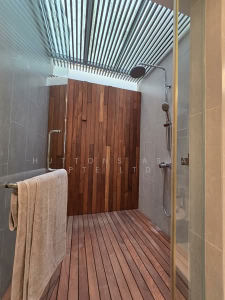 Skies Miltonia Cluster House For Sale at S$ 3,450,000 | PropertyGuru Singapore - Bathroom