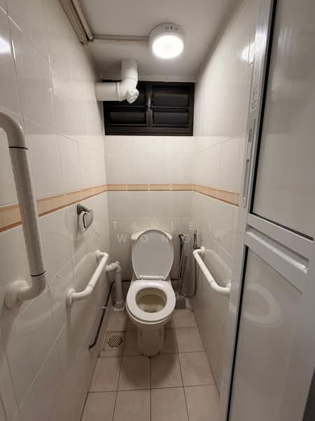 7 Marine Terrace, 7 Marine Terrace, 2 Bedrooms, 754 sqft, HDB Flat For Rent, by Stanley Wong, 500072901 - Bathroom - PropertyGuru.com.sg