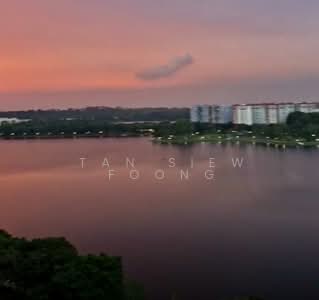 For Rent - Waterfront Waves