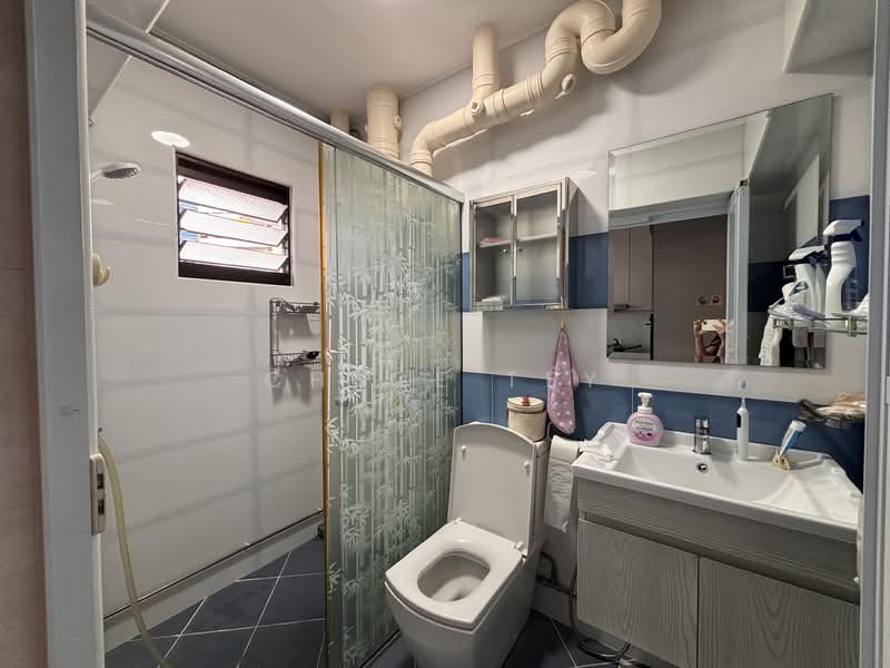 326 Sembawang Crescent HDB Flat For Sale at S$ 699,999 | PropertyGuru Singapore - Bathroom