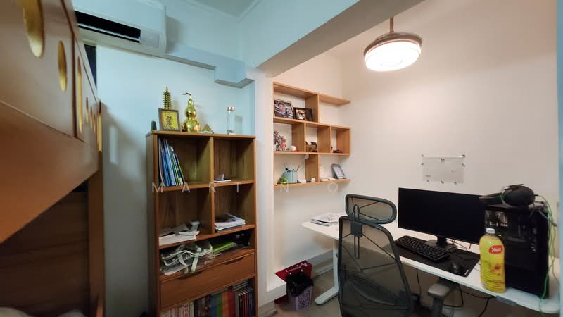 18 Joo Seng Road HDB Flat For Sale at S$ 628,000 | PropertyGuru Singapore - Study