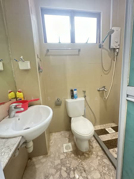 Race Course Mansion, 122 Race Course Road, Room Rental, 300 sqft, Apartment For Rent, by Jessica Bao, 500072966 - Bathroom - PropertyGuru.com.sg