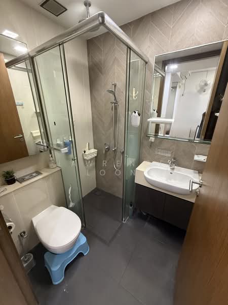 The Centren, 1 Lorong 27 Geylang, 3 Bedrooms, 743 sqft, Apartment For Rent, by Lawrence Loon, 500072969 - Bathroom - PropertyGuru.com.sg