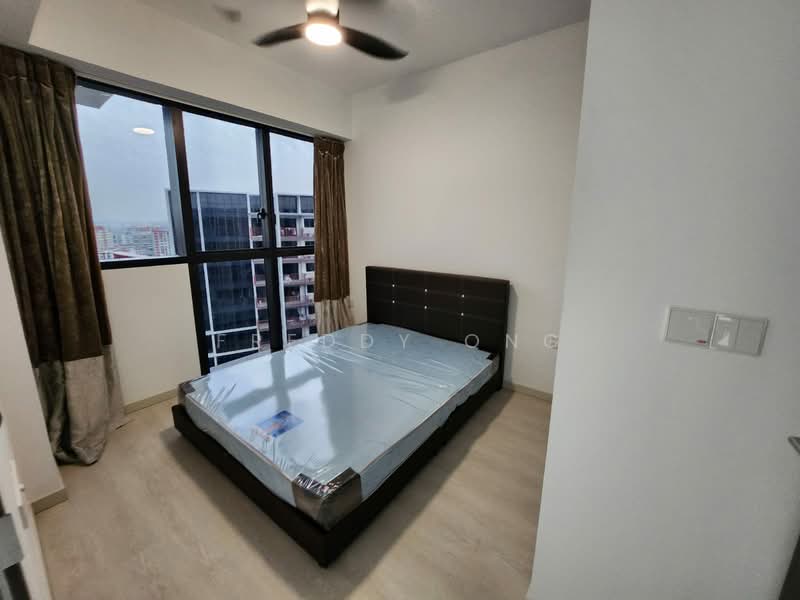 Riverfront Residences Condominium For Sale at S$ 1,000,000 | PropertyGuru Singapore - Bedroom
