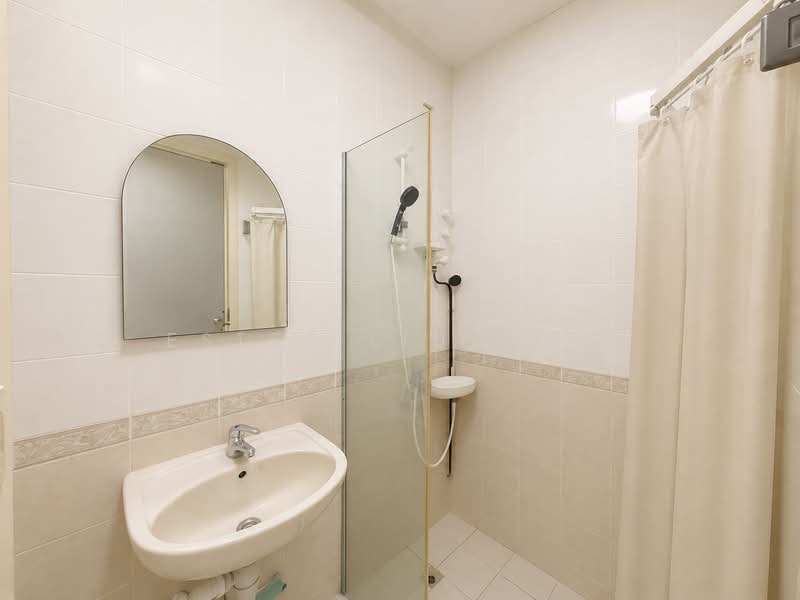 673C Jurong West Street 65, 673C Jurong West Street 65, 3 Bedrooms, 980 sqft, HDB Flat For Sale, by Estee Liu 刘轩宁, 500072975 - Bathroom - PropertyGuru.com.sg
