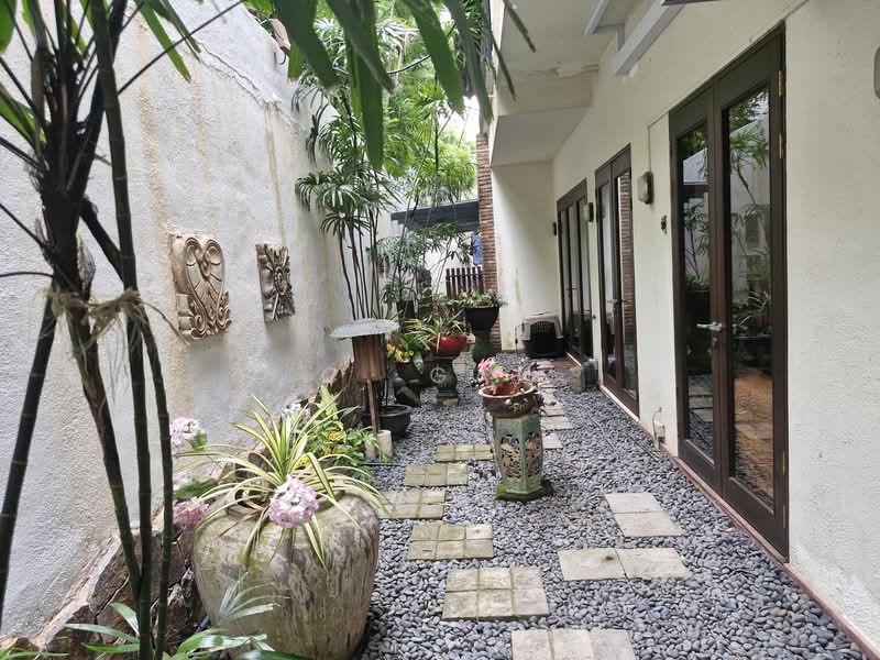 Elevated Raffles Park Bungalow Bungalow House For Sale at S$ 29,900,000 | PropertyGuru Singapore - Exterior