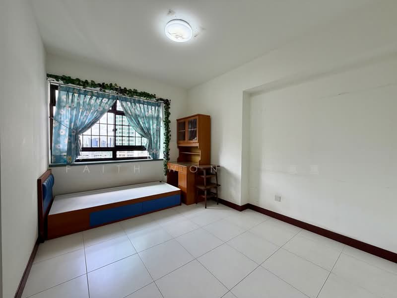 28D Dover Crescent HDB Flat For Sale at S$ 975,000 | PropertyGuru Singapore - Bedroom