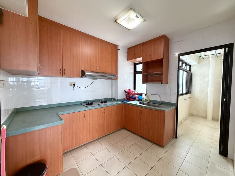 28D Dover Crescent HDB Flat For Sale at S$ 975,000 | PropertyGuru Singapore - Kitchen