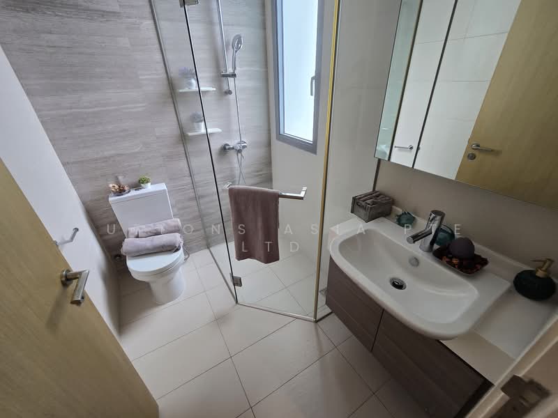 Skies Miltonia Condominium For Sale at S$ 3,550,001 | PropertyGuru Singapore - Bathroom