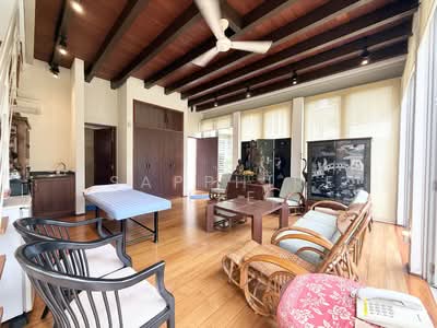 For Sale - ⭐️RARE ⭐️FREEHOLD ⭐️TIMELESS ⭐️ARCHITECTURAL ⭐️