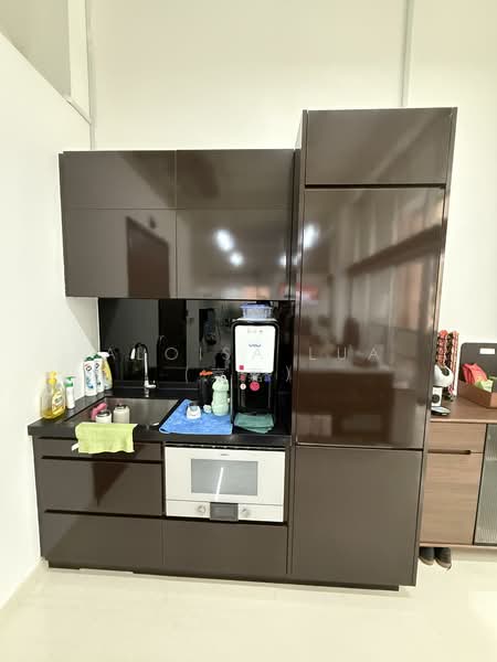Eon Shenton, 70 Shenton Way, 1,109 sqft, Office For Sale, by Aloisa Lua (嘉嘉), 500073114 - Kitchen - CommercialGuru.com.sg
