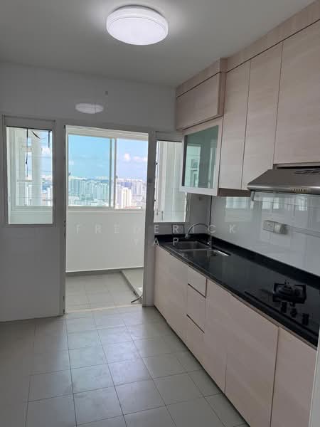 78 Lorong Limau HDB Flat For Sale at S$ 998,888 | PropertyGuru Singapore - Kitchen