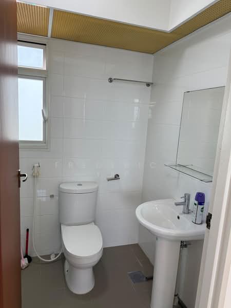 78 Lorong Limau HDB Flat For Sale at S$ 998,888 | PropertyGuru Singapore - Bathroom