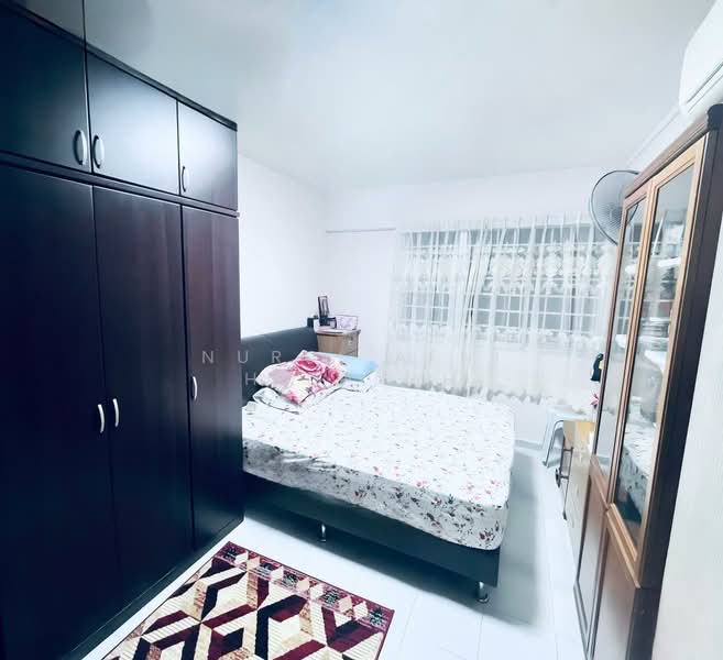 409 Tampines Street 41 HDB Flat For Sale at S$ 600,000 | PropertyGuru Singapore - Bedroom