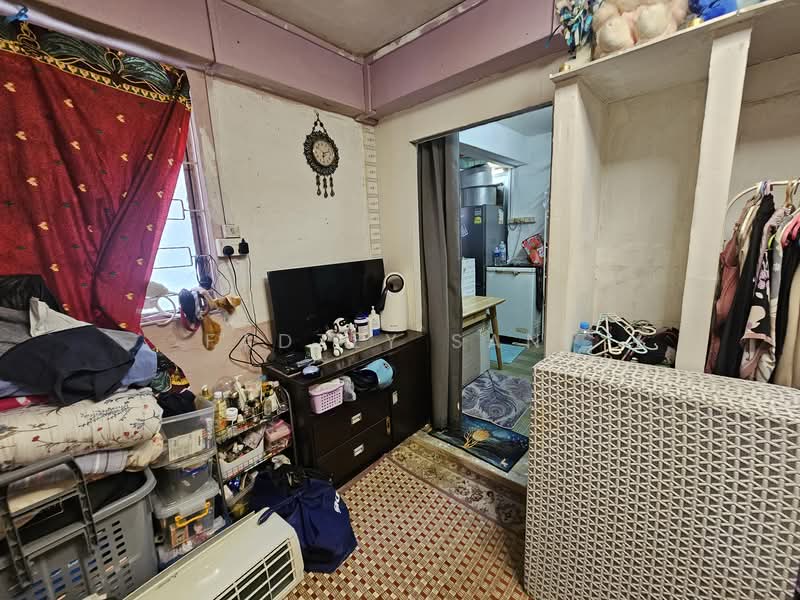 7 Telok Blangah Crescent HDB Flat For Sale at S$ 268,000 | PropertyGuru Singapore - Kitchen