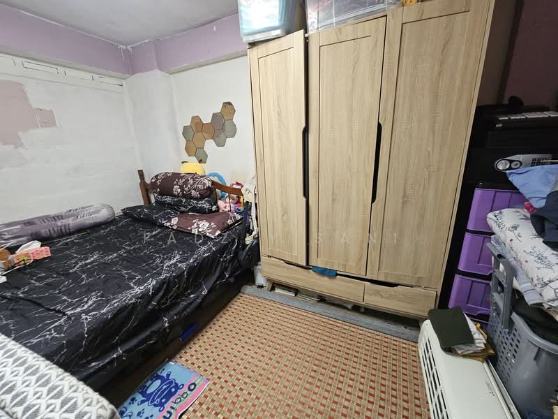 7 Telok Blangah Crescent HDB Flat For Sale at S$ 268,000 | PropertyGuru Singapore - Bedroom