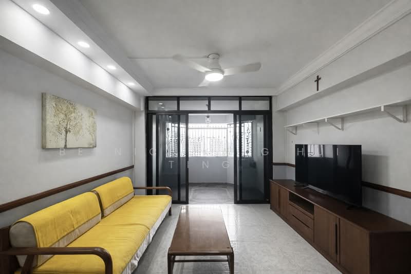 472 Sembawang Drive HDB Flat For Sale at S$ 820,000 | PropertyGuru Singapore - Living Room