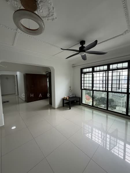 353 Ang Mo Kio Street 32 HDB Flat For Sale at S$ 1,000,000 | PropertyGuru Singapore - Living Room