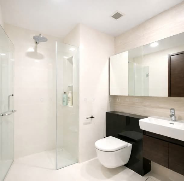 Eon Shenton, 70 Shenton Way, 2 Bedrooms, 1,130 sqft, Condominium For Rent, by Gregory Gung, 500073169 - Bathroom - PropertyGuru.com.sg