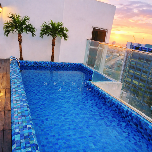 Eon Shenton, 70 Shenton Way, 2 Bedrooms, 1,130 sqft, Condominium For Rent, by Gregory Gung, 500073169 - Pool - PropertyGuru.com.sg