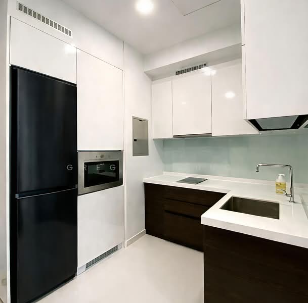 Eon Shenton, 70 Shenton Way, 2 Bedrooms, 1,130 sqft, Condominium For Rent, by Gregory Gung, 500073169 - Kitchen - PropertyGuru.com.sg