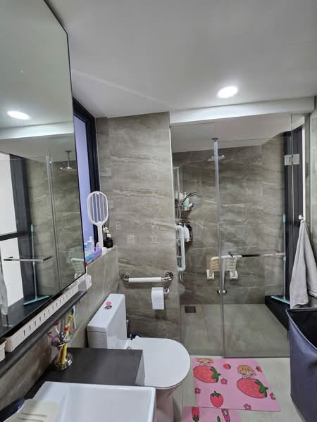 Riverfront Residences Condominium For Sale at S$ 2,900,000 | PropertyGuru Singapore - Bathroom