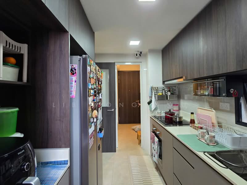 Riverfront Residences Condominium For Sale at S$ 2,900,000 | PropertyGuru Singapore - Kitchen