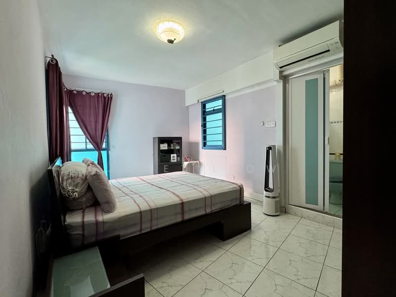467B Admiralty Drive HDB Flat For Sale at S$ 768,000 | PropertyGuru Singapore - Master bedroom 