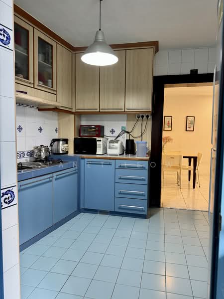 467B Admiralty Drive HDB Flat For Sale at S$ 768,000 | PropertyGuru Singapore - Kitchen