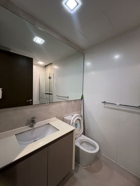 Hundred Trees Condominium For Sale at S$ 1,500,000 | PropertyGuru Singapore - Bathroom