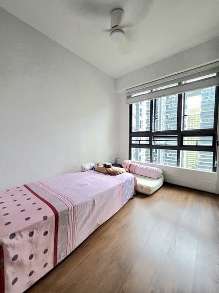 94 Dawson Road HDB Flat For Sale at S$ 900,000 | PropertyGuru Singapore - Bedroom