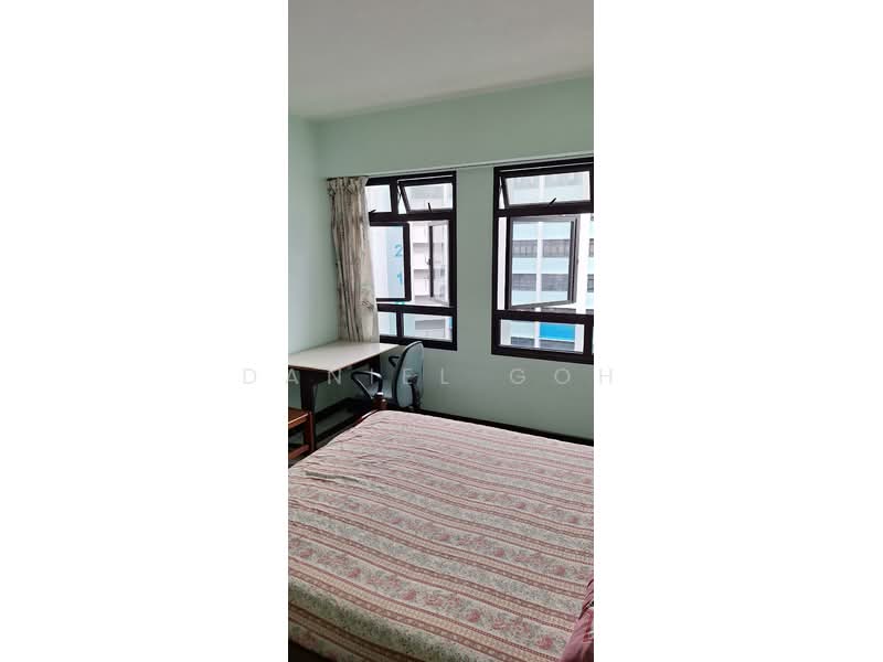 220B Bedok Central HDB Flat For Sale at S$ 1,000,000 | PropertyGuru Singapore - Bedroom