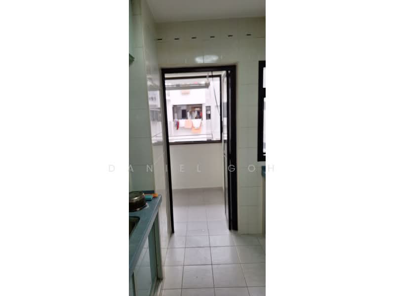 220B Bedok Central HDB Flat For Sale at S$ 1,000,000 | PropertyGuru Singapore - Kitchen