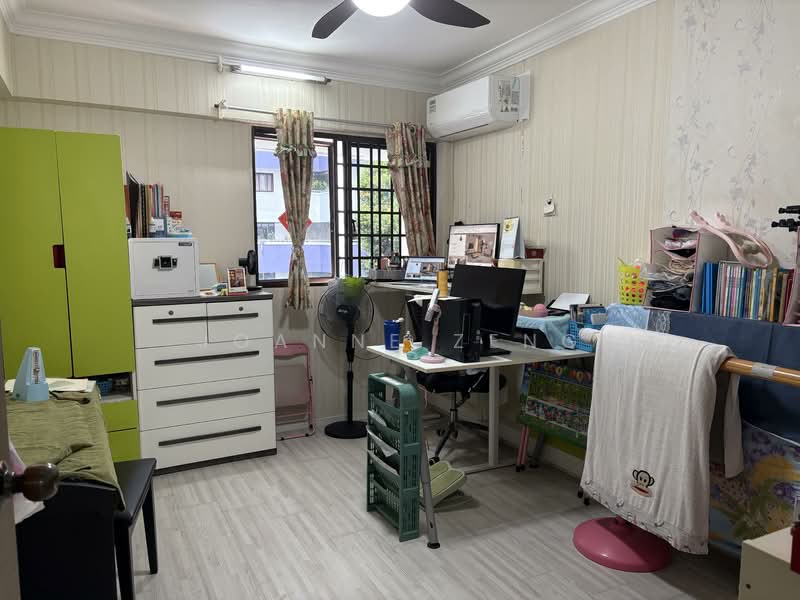 124 Bukit Batok Central HDB Flat For Sale at S$ 550,000 | PropertyGuru Singapore - Study