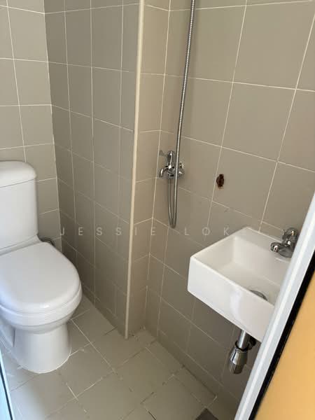 Savannah Condopark, 35 Simei Rise, 4 Bedrooms, 1,453 sqft, Condominium For Rent, by Jessie Loke, 500073207 - Bathroom - PropertyGuru.com.sg