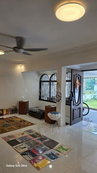 PHOENIX GARDEN, Phoenix Garden, 3 Bedrooms, 2,500 sqft, Terraced House For Rent, by Shirley Lee, 500073208 - Living Room - PropertyGuru.com.sg