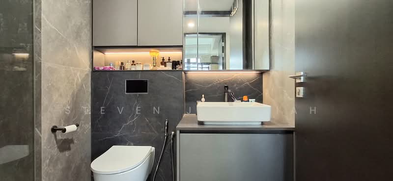 Irwell Hill Residences, 6 Irwell Hill, 2 Bedrooms, 603 sqft, Condominium For Rent, by Steven Jeremiah, 500073210 - Bathroom - PropertyGuru.com.sg