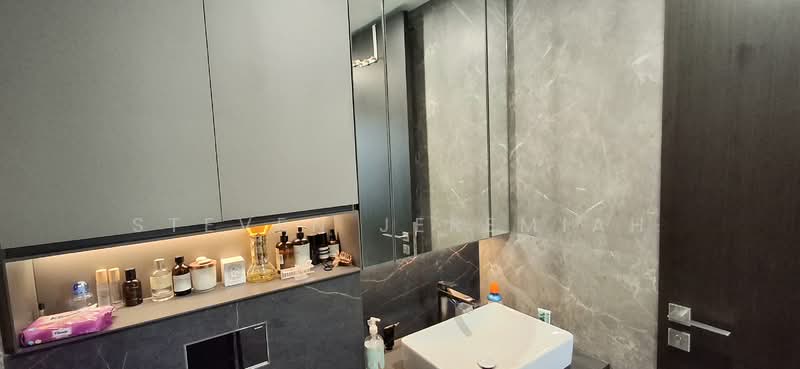 Irwell Hill Residences, 6 Irwell Hill, 2 Bedrooms, 603 sqft, Condominium For Rent, by Steven Jeremiah, 500073210 - Bathroom - PropertyGuru.com.sg